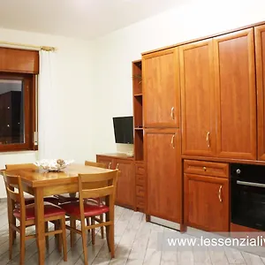 L'essenzial Living , Messina Italia